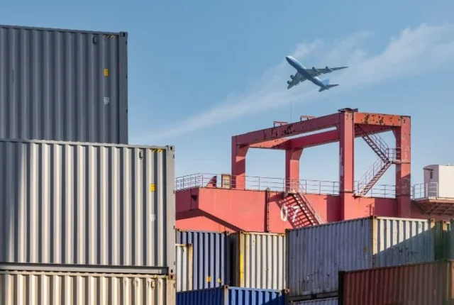 Sea Freight vs Air Freight Costs for Chemicals