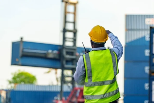 Freight Forwarder vs NVOCC vs Carrier