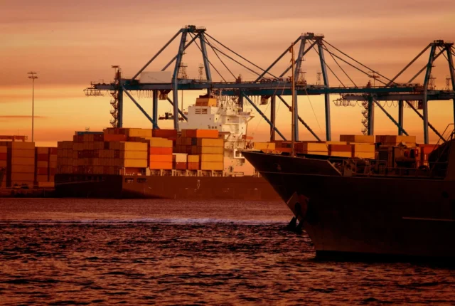 Choosing the Right Incoterm for Exports