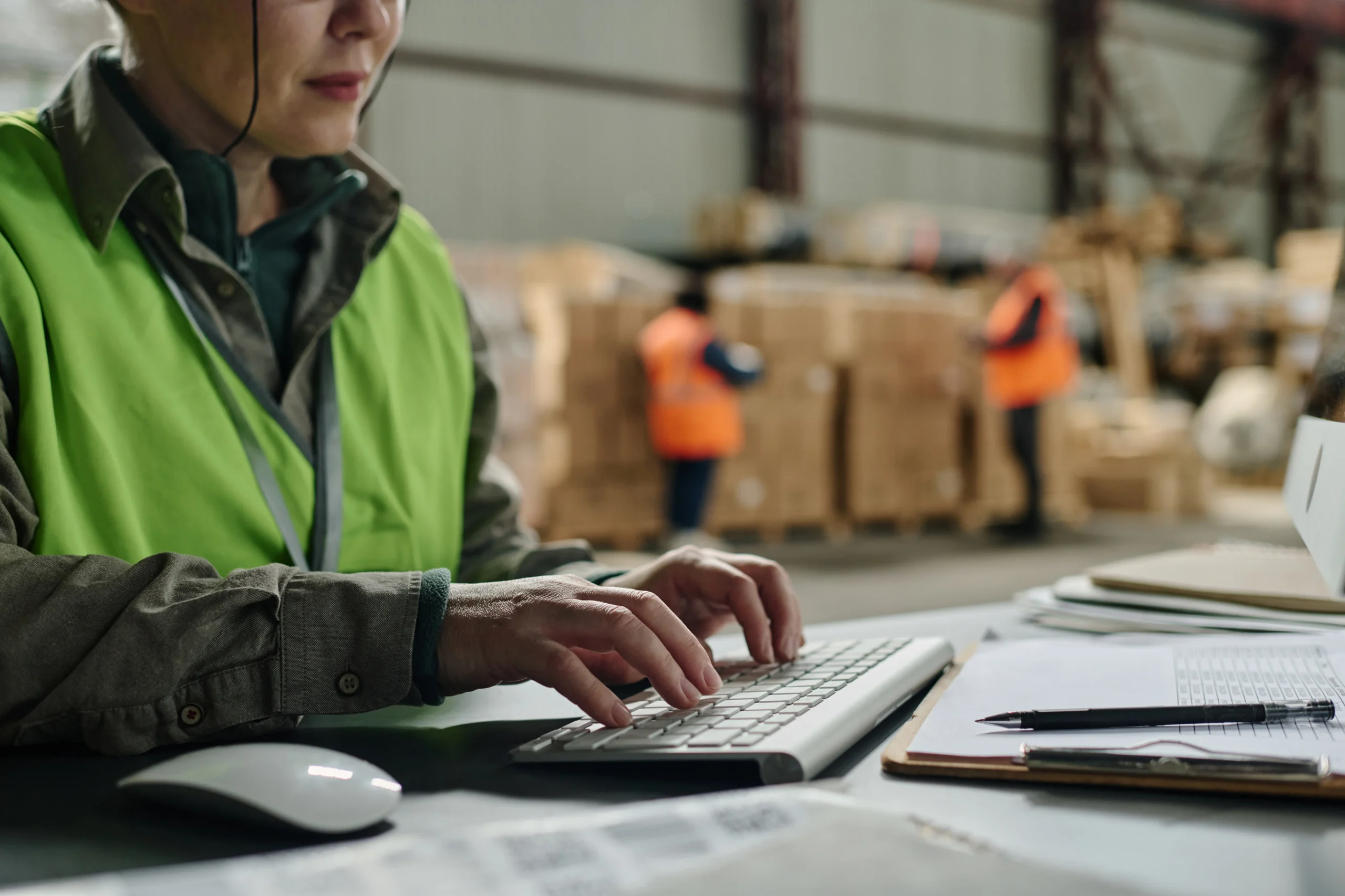 How Logistics Managers Can Reduce Total Landed Cost Without Switching Freight Providers